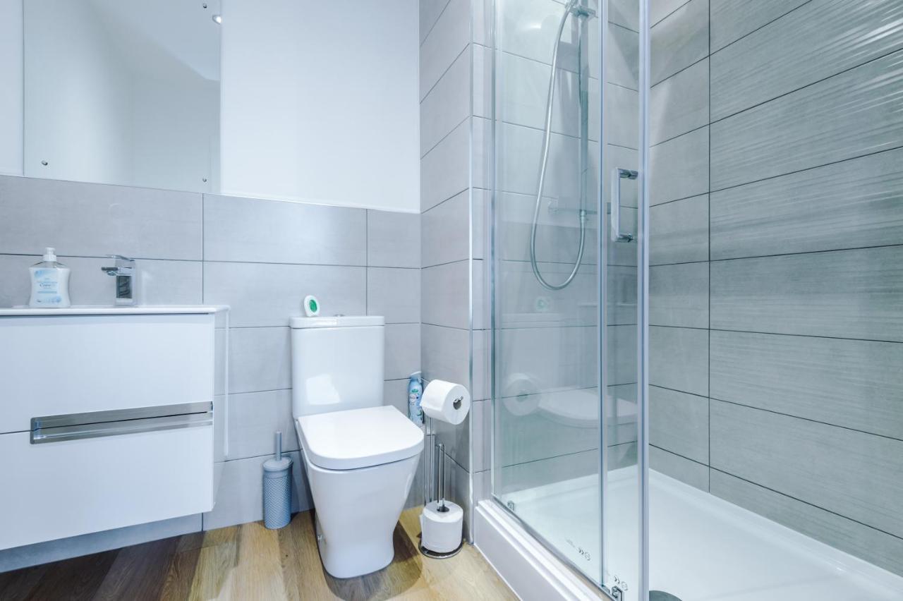 New! Stylish 2-Bed Apartment In Manchester By 53 Degrees Property - Amazing Location, Ideal For Small Groups - Sleeps 4! ภายนอก รูปภาพ