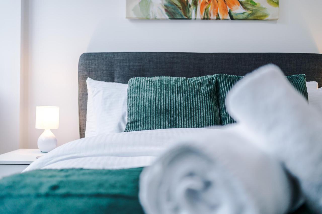 New! Stylish 2-Bed Apartment In Manchester By 53 Degrees Property - Amazing Location, Ideal For Small Groups - Sleeps 4! ภายนอก รูปภาพ